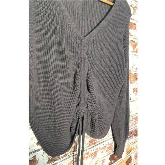 Hollister Reversible Cinch Front Cotton Blend Knit Sweater in Gray - Picture 6 of 11